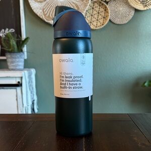 Owala FreeSip BPA-Free Sports Water Bottle 32 Oz, Lost Signal! New!